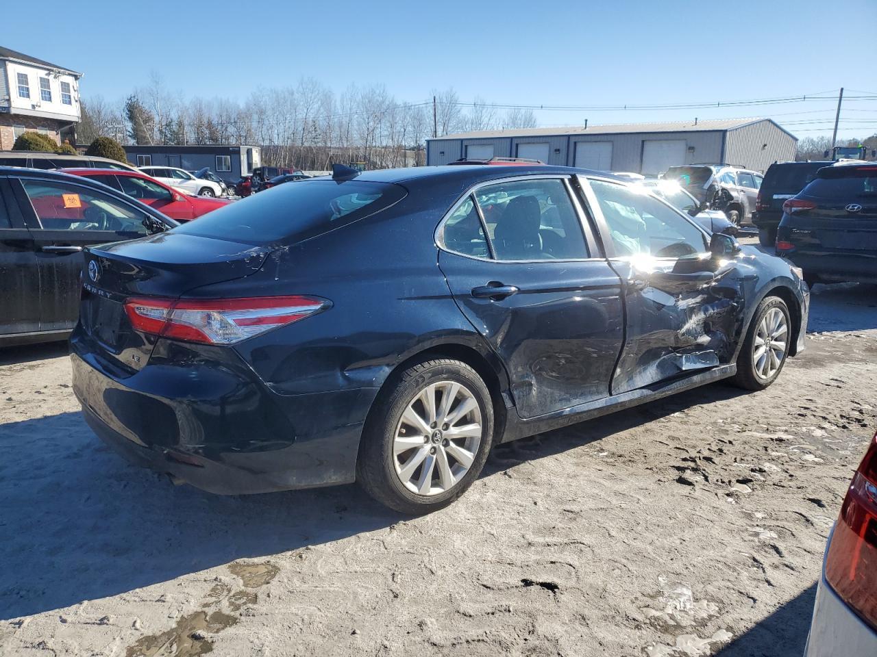 2019 TOYOTA CAMRY L - Фото 3