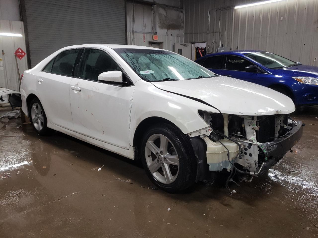 2014 TOYOTA CAMRY L - Image 4
