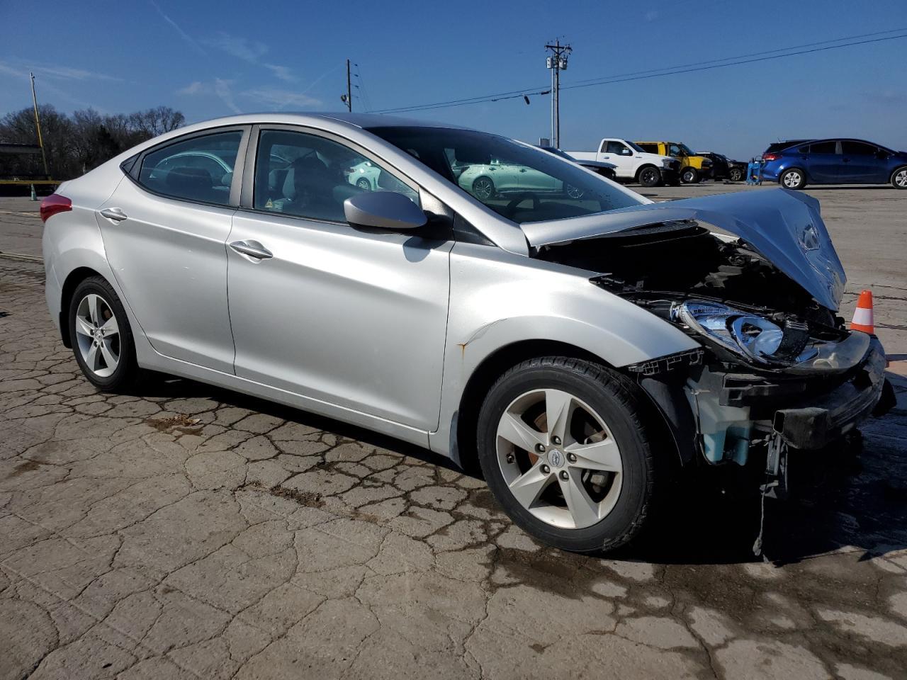 2013 HYUNDAI ELANTRA GL - Image 4