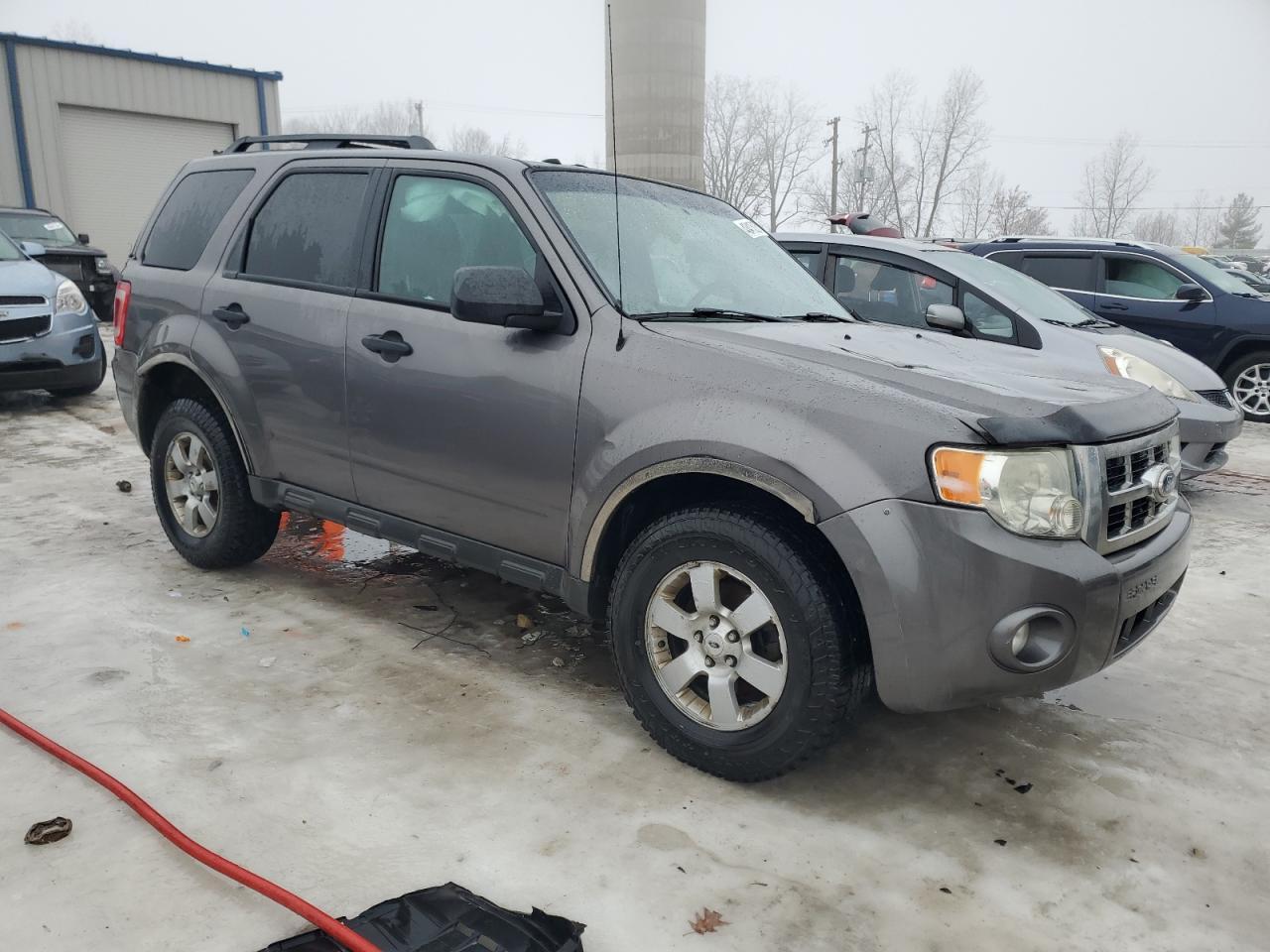 2010 FORD ESCAPE XLT - Image 4