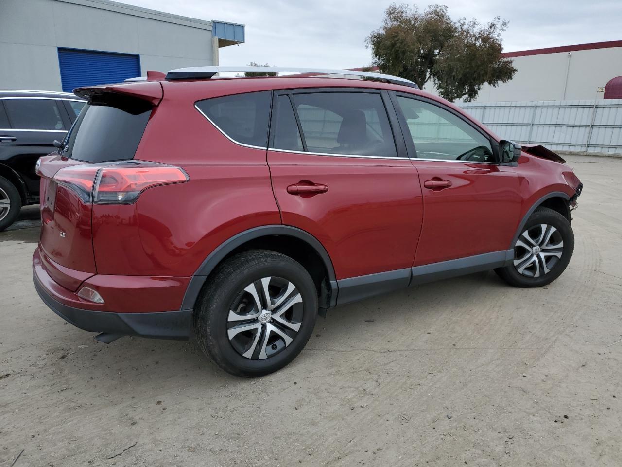 2018 TOYOTA RAV4 LE - Image 3