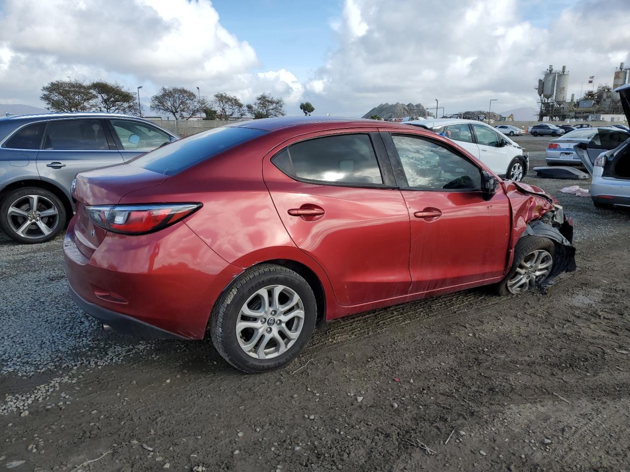 2017 TOYOTA YARIS IA - Фото 3