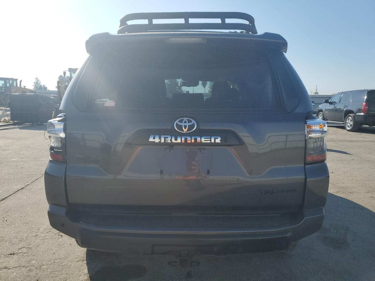 2022 TOYOTA 4RUNNER SR - Image 6