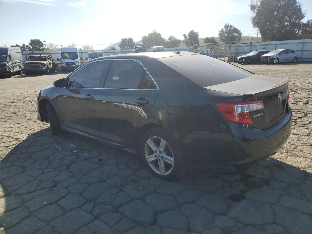 2012 TOYOTA CAMRY BASE - Фото 2