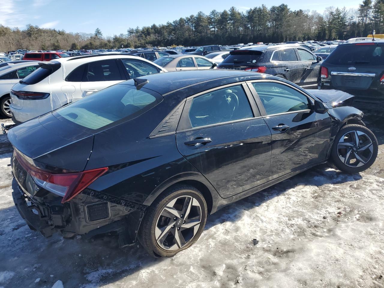 2023 HYUNDAI ELANTRA SE - Image 3