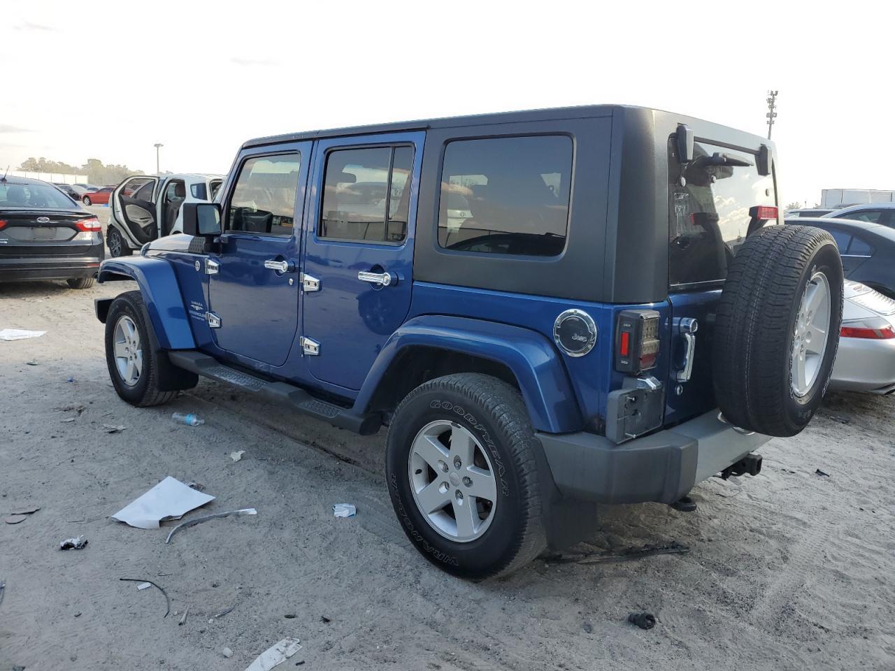 2010 JEEP WRANGLER U - Image 2