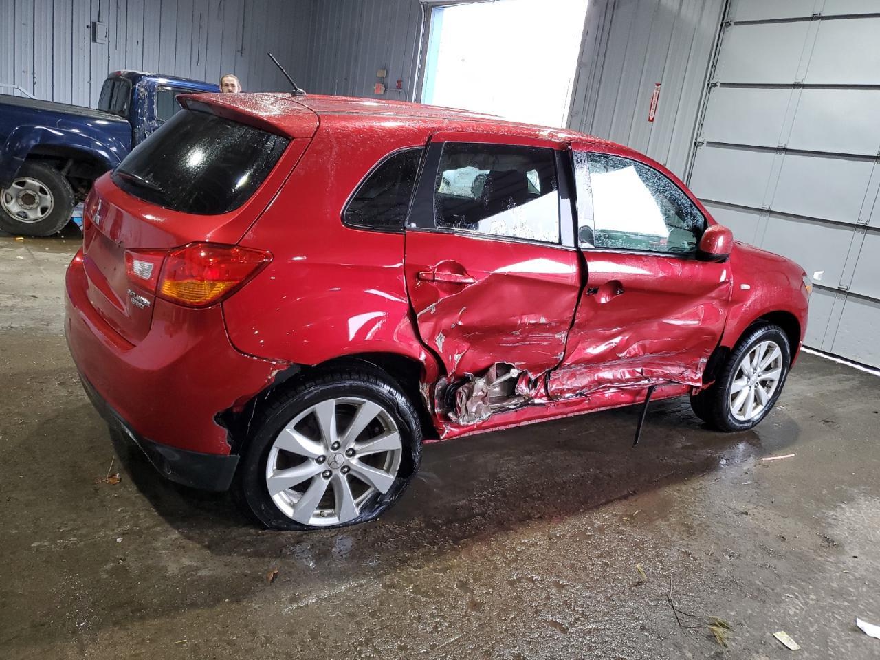 2015 MITSUBISHI OUTLANDER - Фото 3