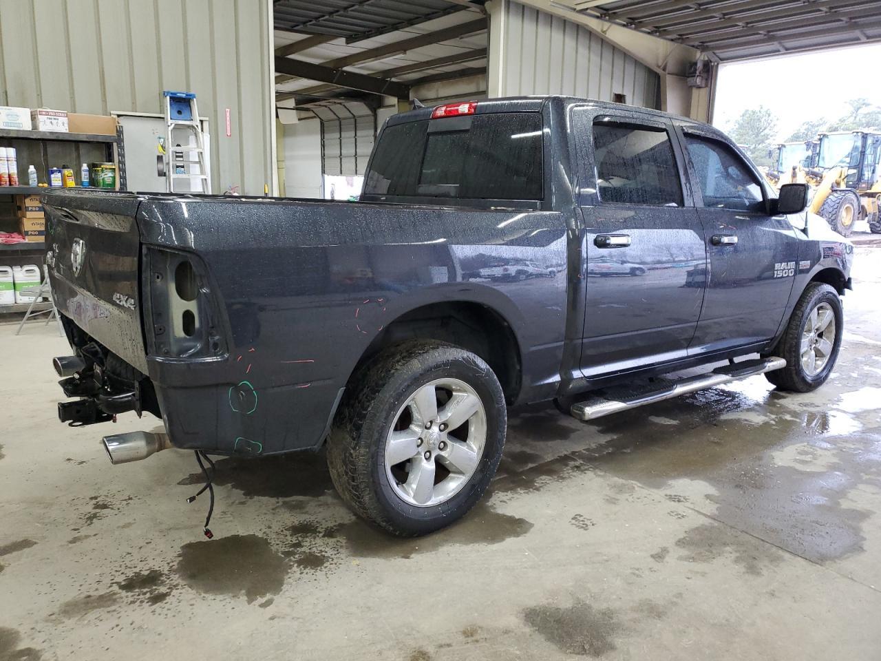 2015 RAM 1500 SLT - Image 3