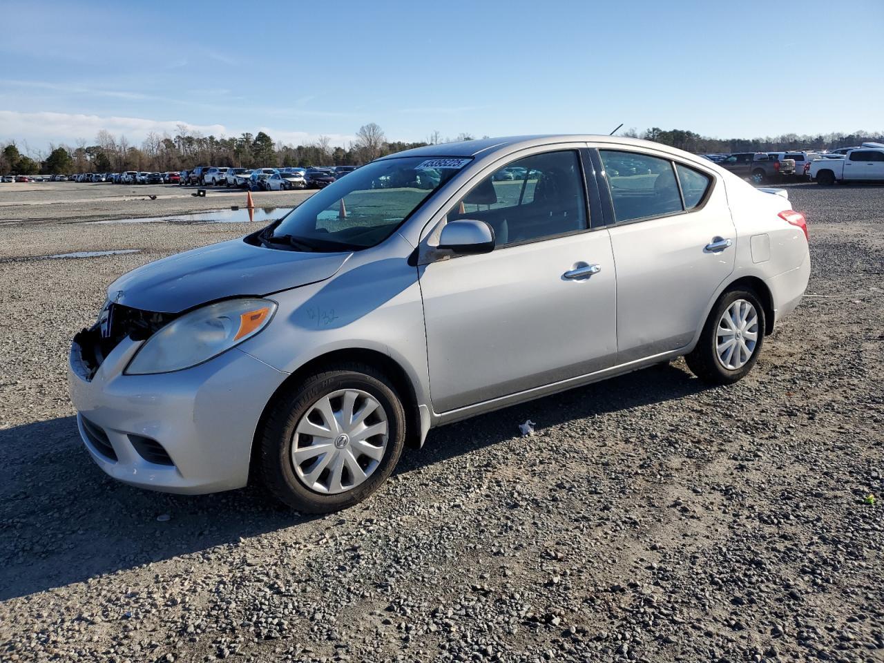 2014 NISSAN VERSA S