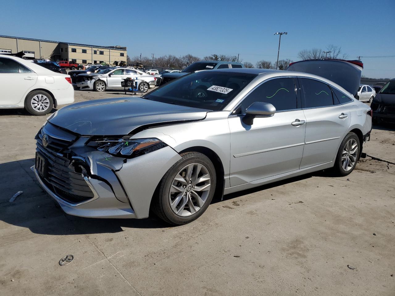 2022 TOYOTA AVALON XLE