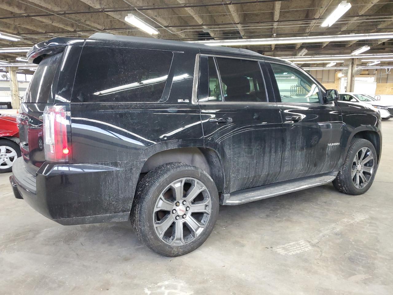 2016 GMC YUKON SLE - Фото 3