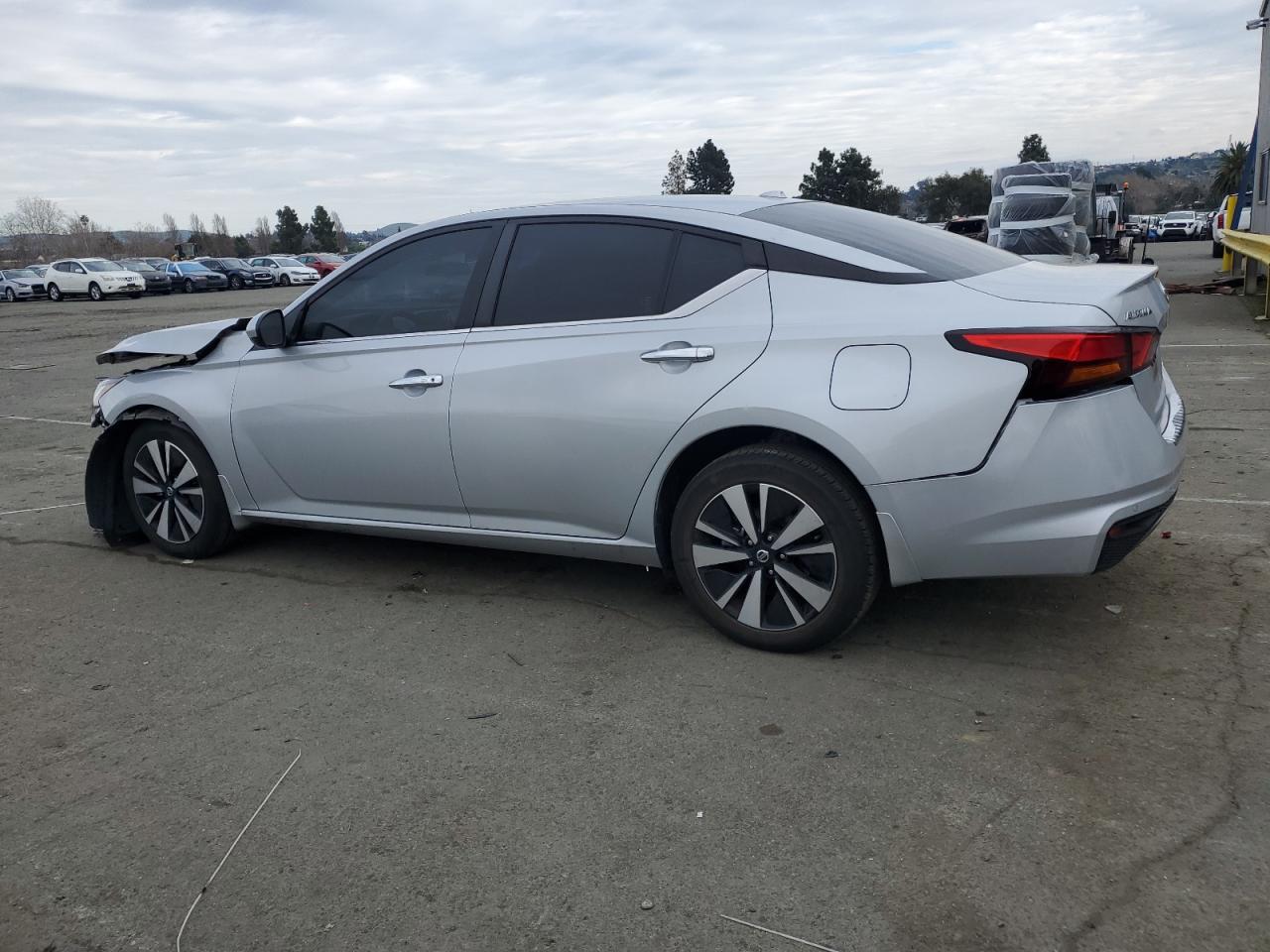 2022 NISSAN ALTIMA SV - Image 2