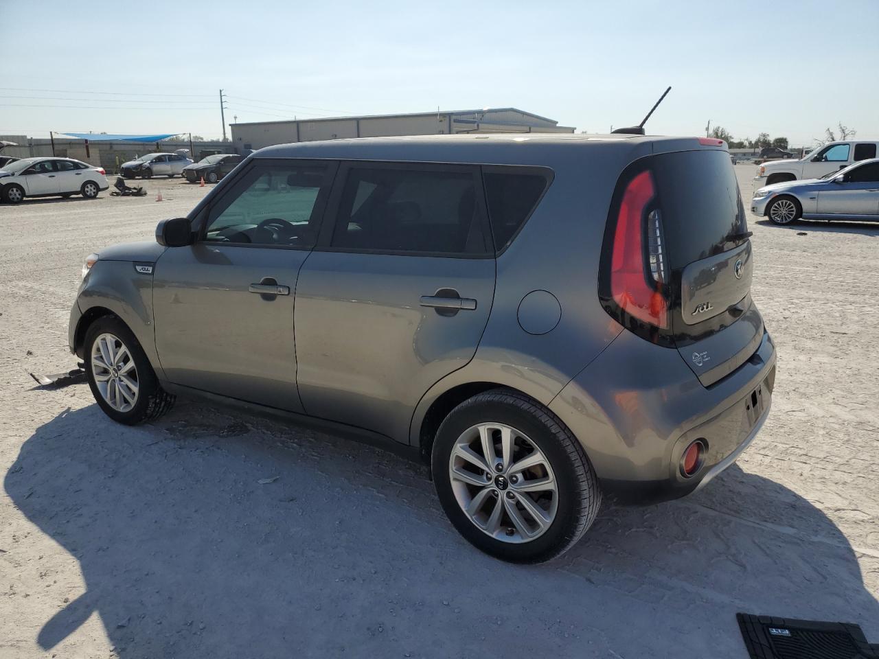 2017 KIA SOUL + - Фото 2