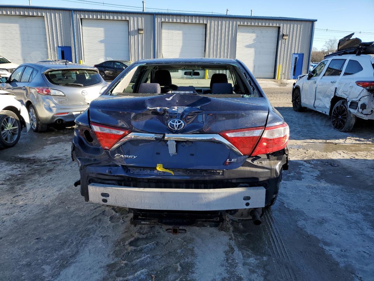 2016 TOYOTA CAMRY LE - Фото 6