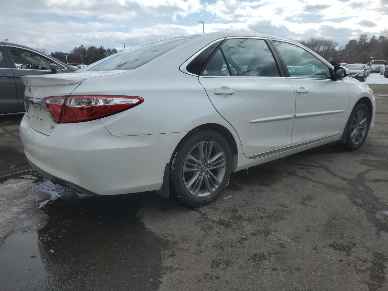 2017 TOYOTA CAMRY LE - Image 3