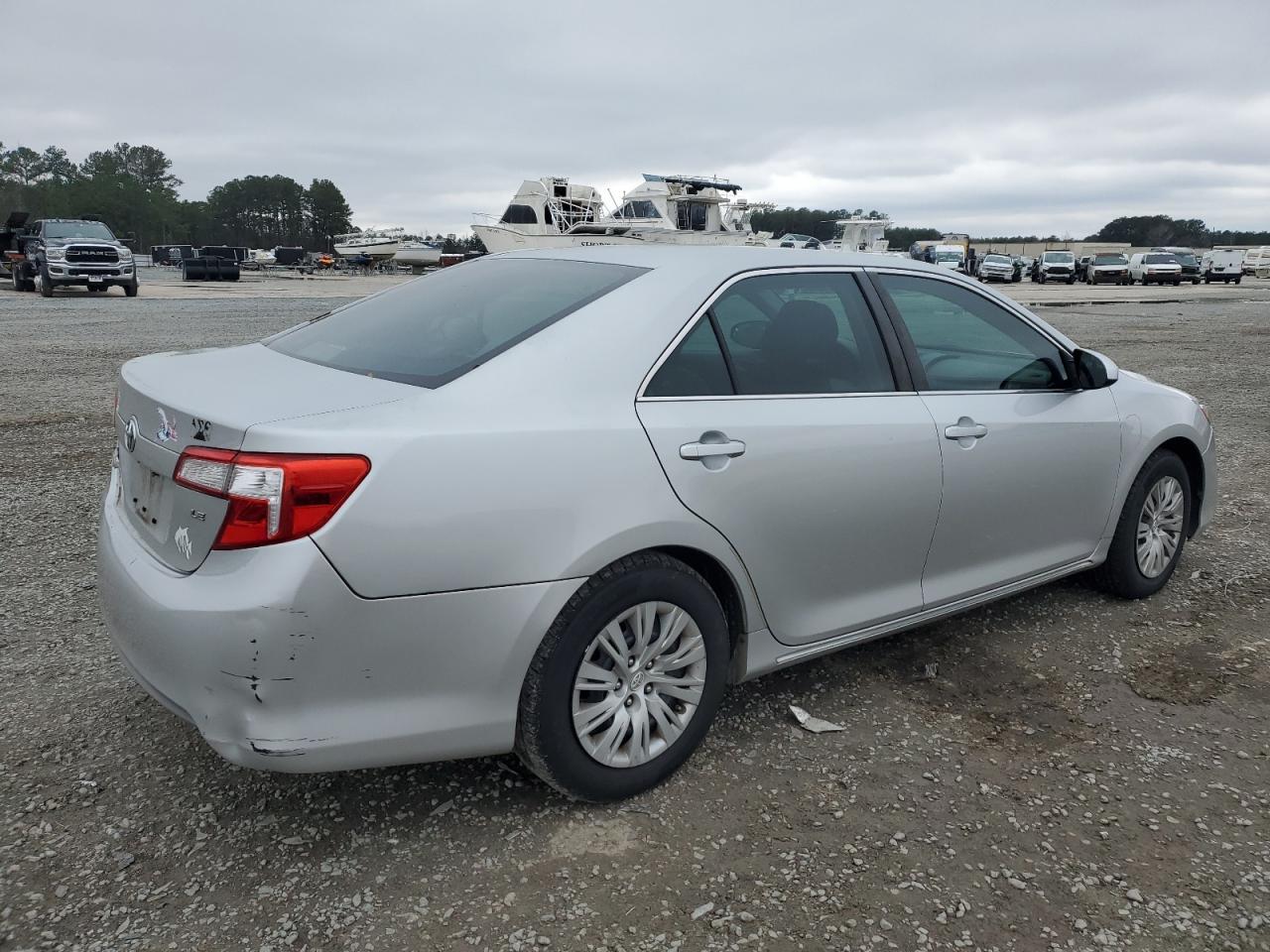 2013 TOYOTA CAMRY L - Фото 3