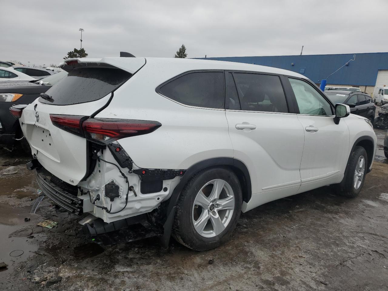 2024 TOYOTA HIGHLANDER - Image 3