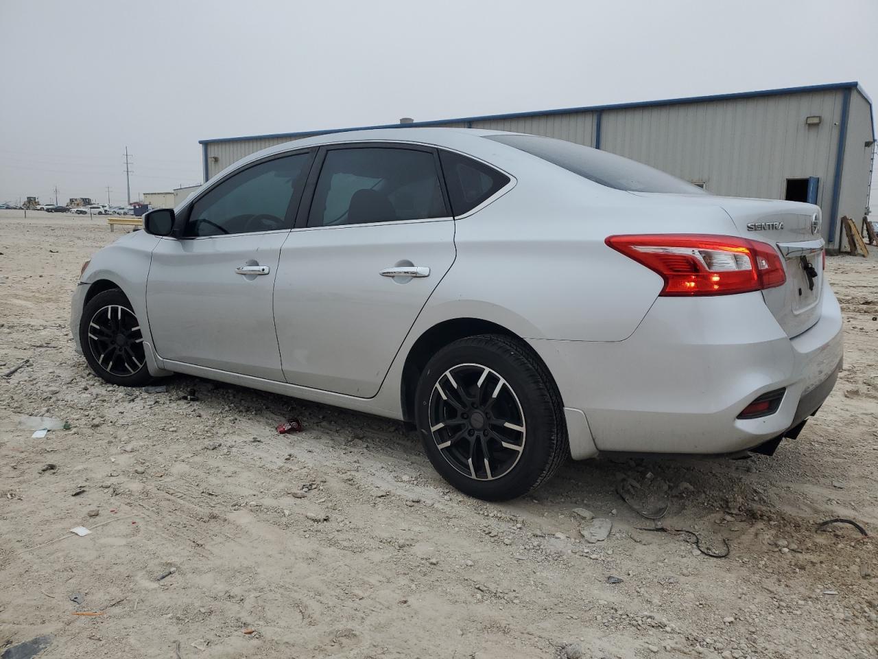 2017 NISSAN SENTRA S - Фото 2