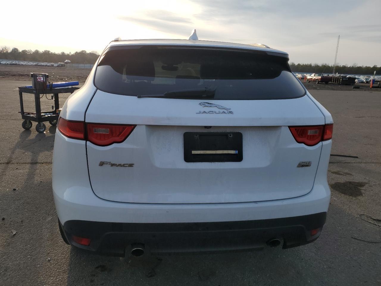 2019 JAGUAR F-PACE PRE - Image 6
