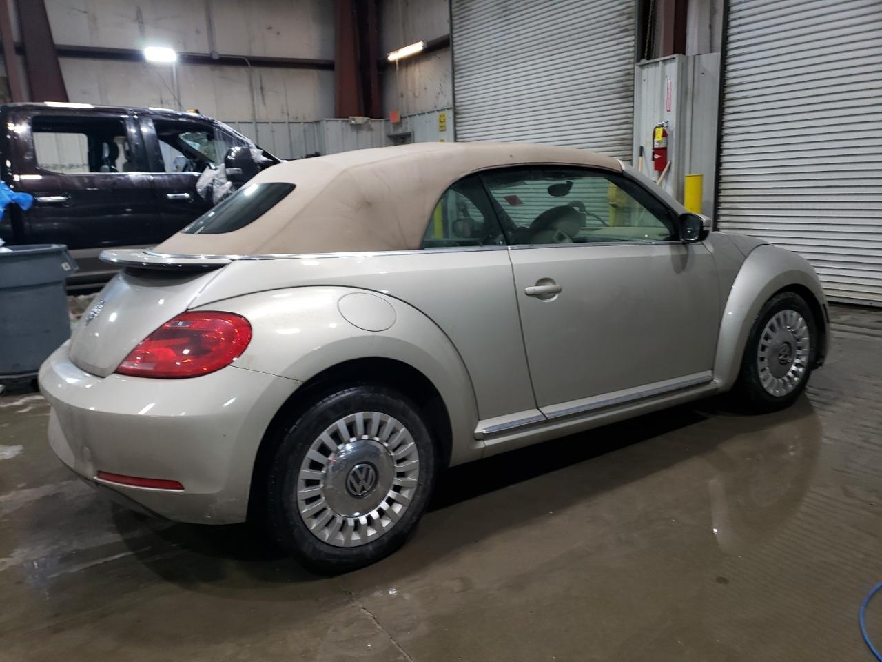 2015 VOLKSWAGEN BEETLE 1.8 - Фото 3