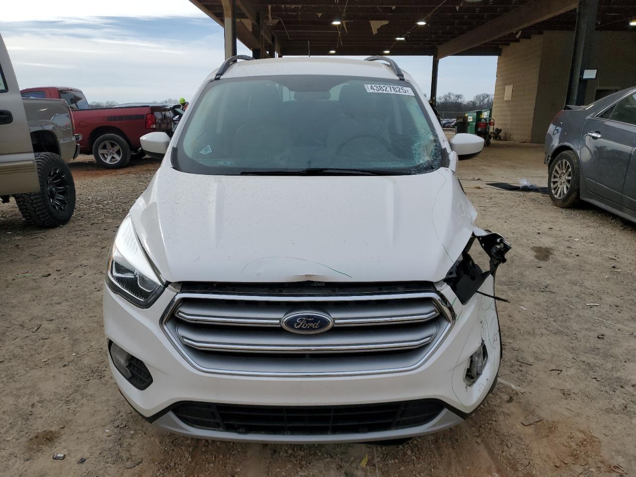 2017 FORD ESCAPE SE - Фото 5