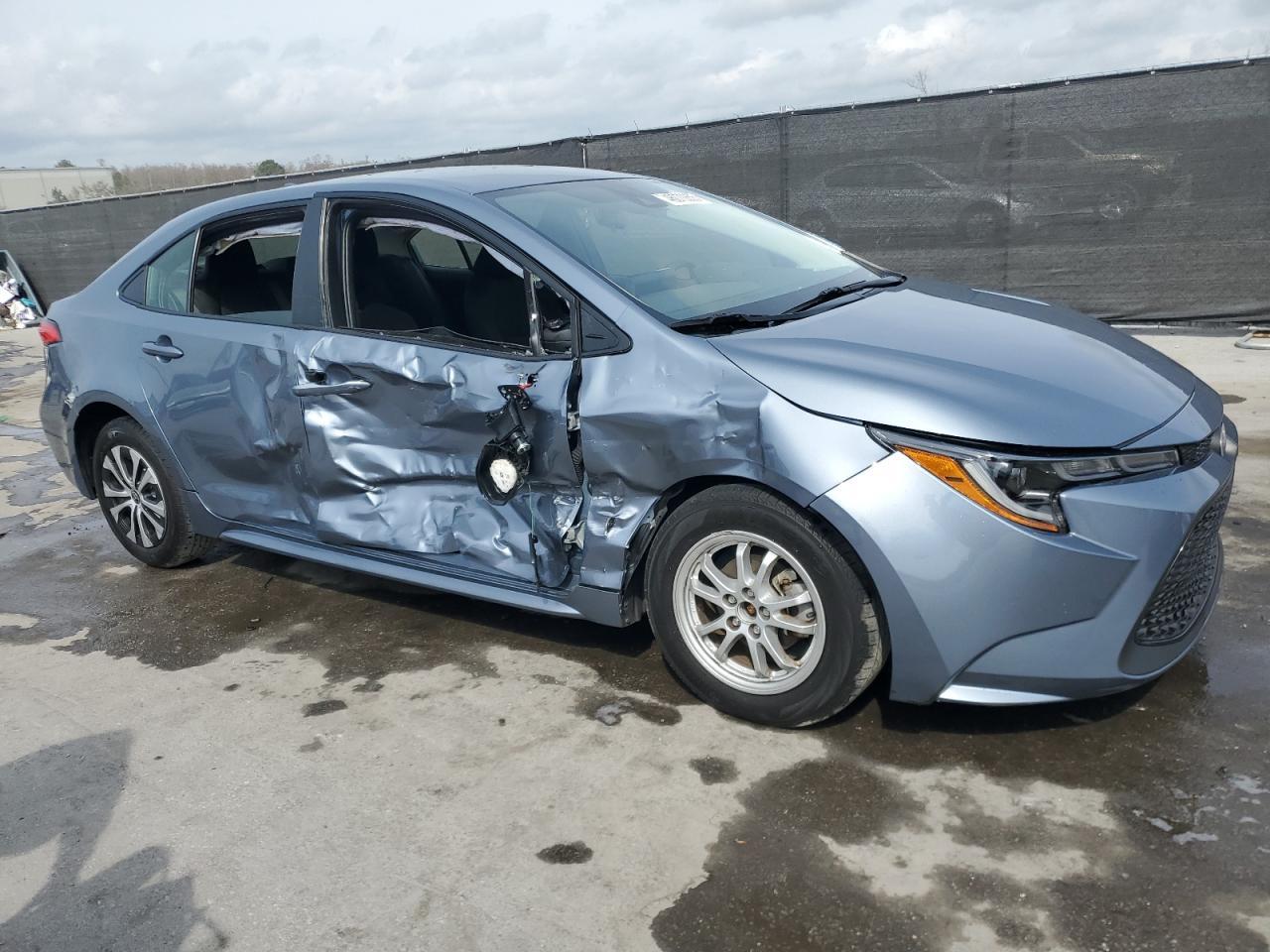 2022 TOYOTA COROLLA LE - Фото 4