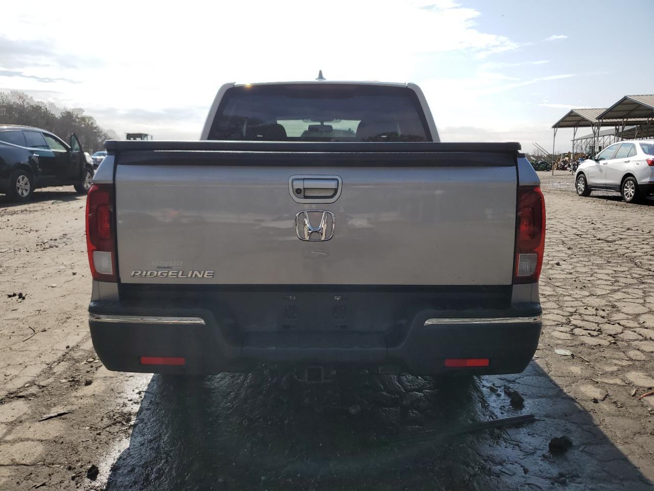 2017 HONDA RIDGELINE - Image 6