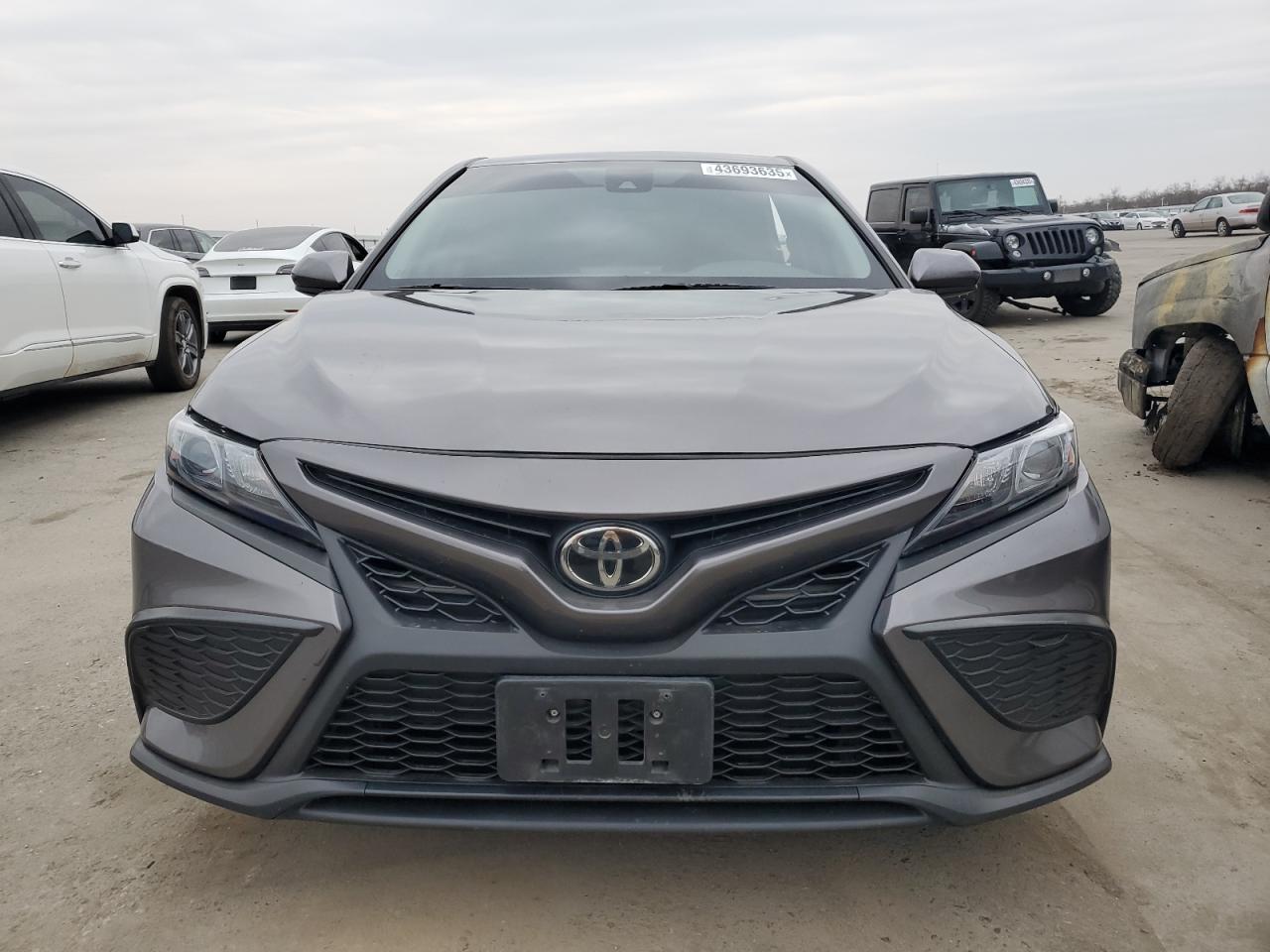 2021 TOYOTA CAMRY SE - Image 5