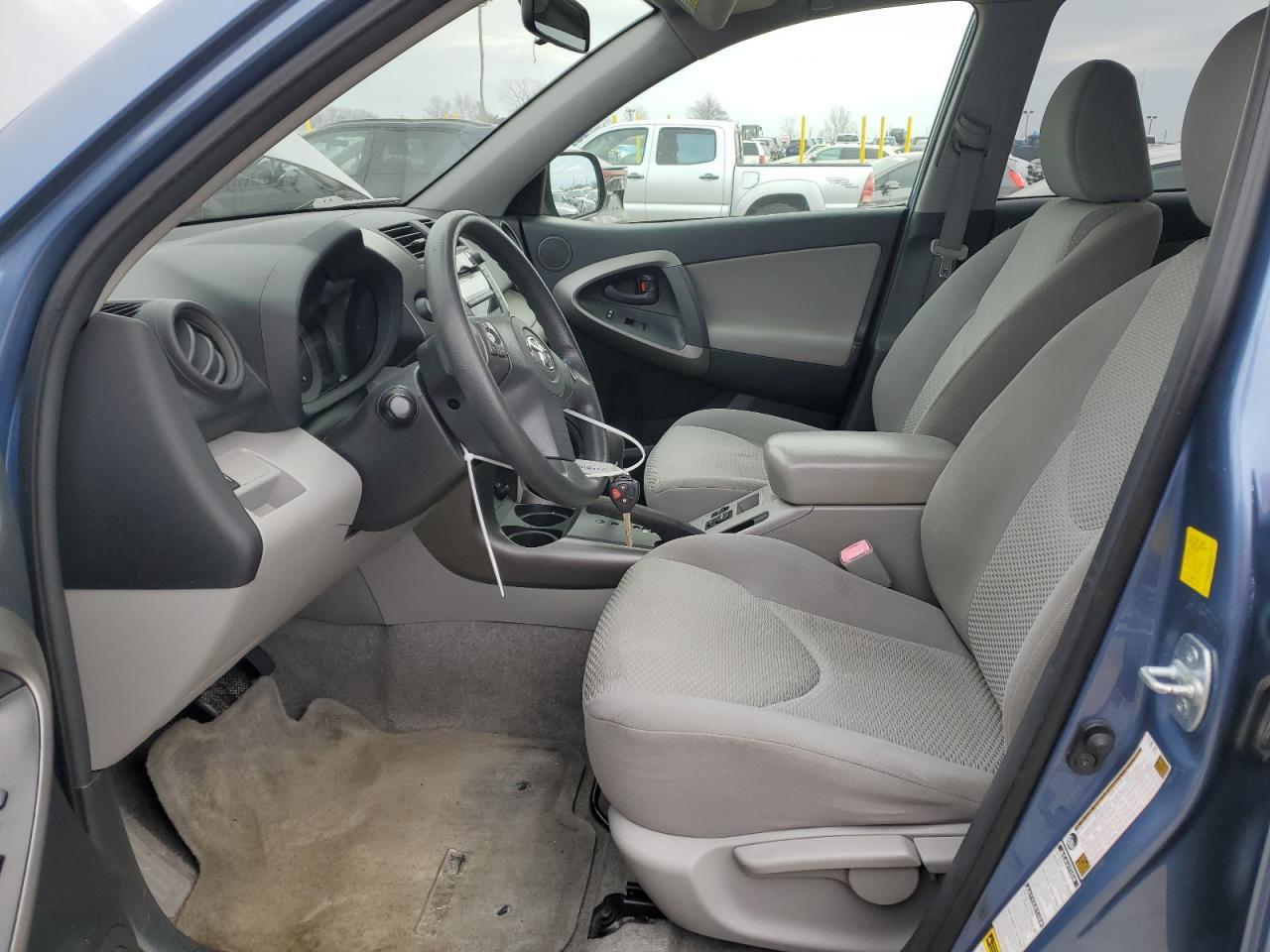 2011 TOYOTA RAV4 - Фото 7