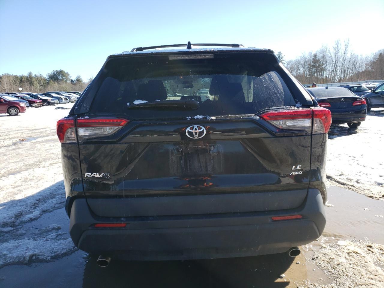 2021 TOYOTA RAV4 LE - Фото 6