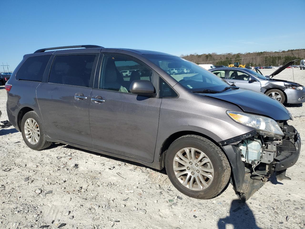 2015 TOYOTA SIENNA XLE - Фото 4