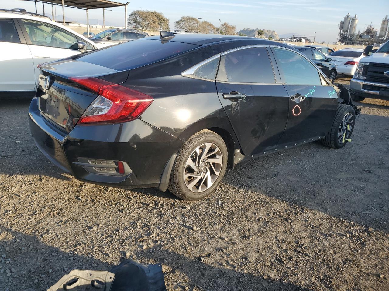 2018 HONDA CIVIC EX - Фото 3