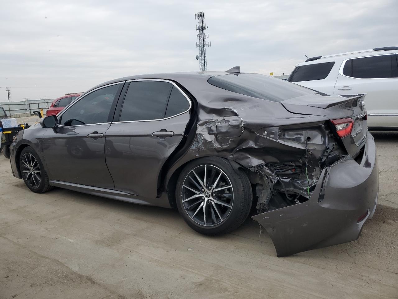 2021 TOYOTA CAMRY SE - Image 2