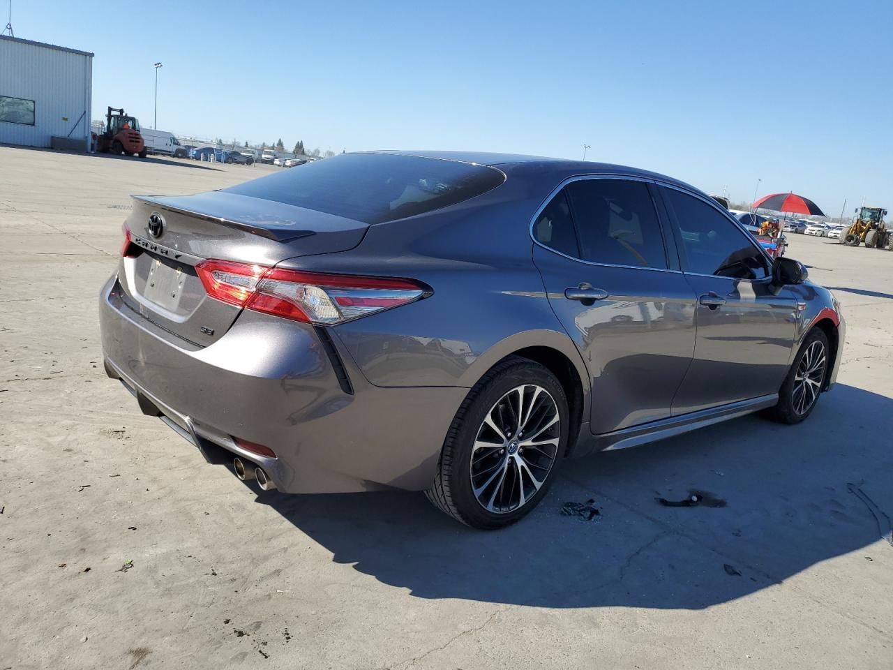 2018 TOYOTA CAMRY L - Image 3