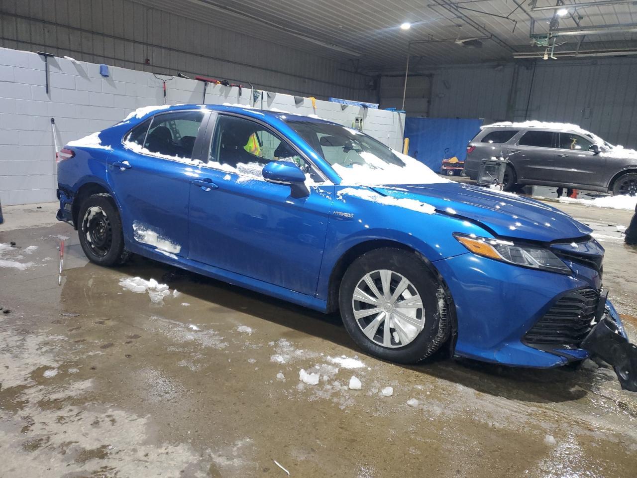 2019 TOYOTA CAMRY LE - Image 4