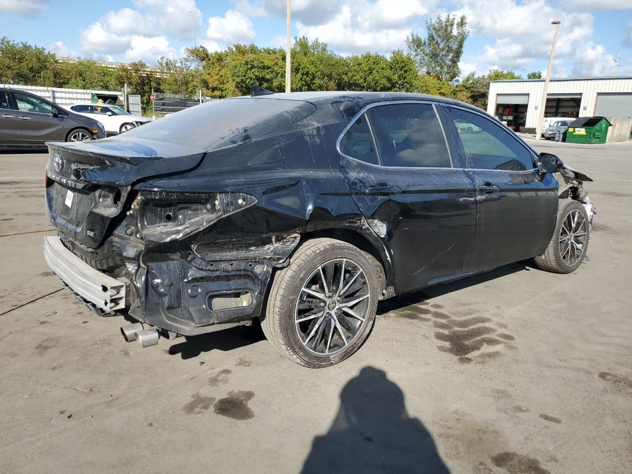 2021 TOYOTA CAMRY SE - Image 3