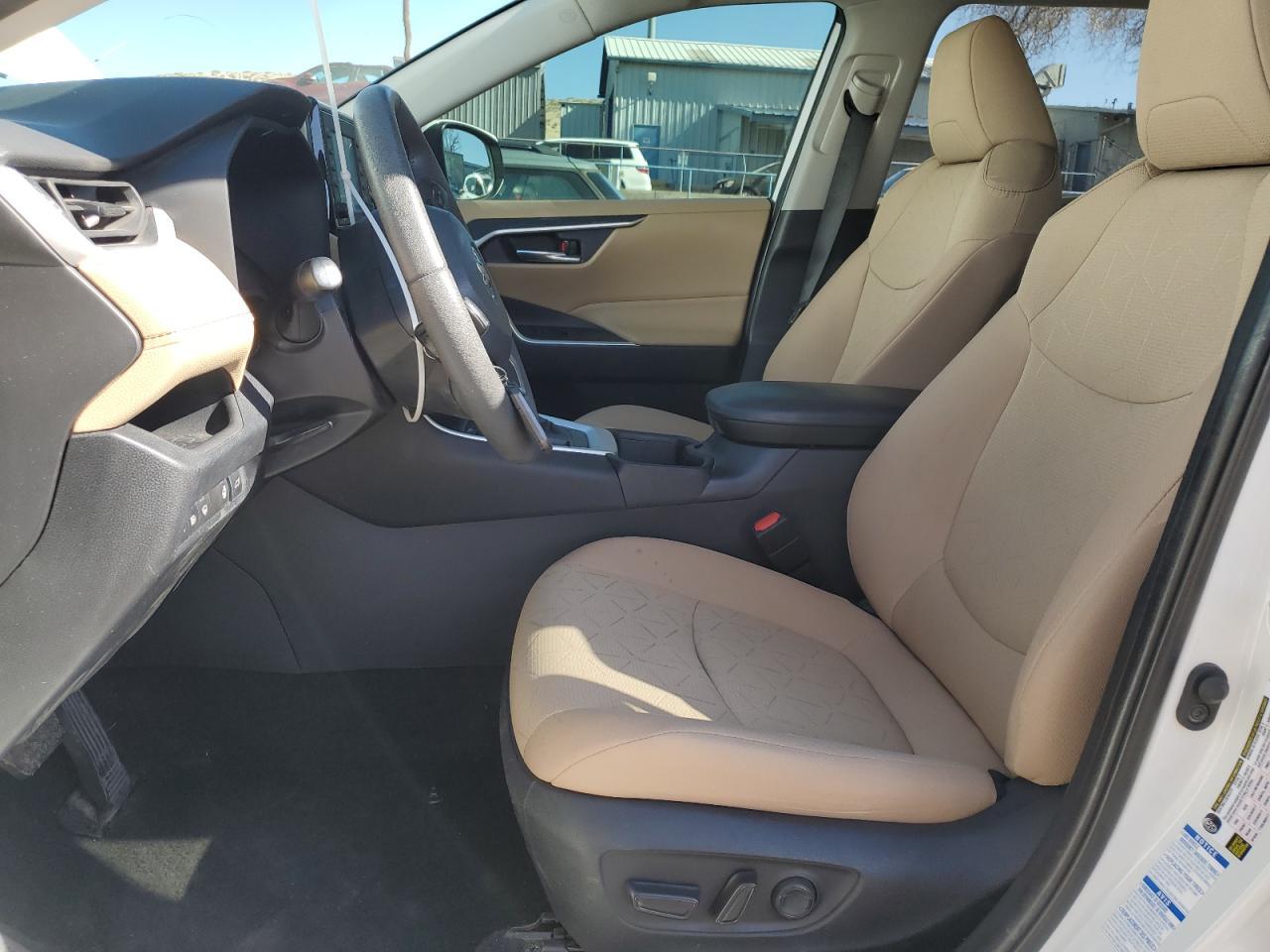 2022 TOYOTA RAV4 XLE - Фото 7