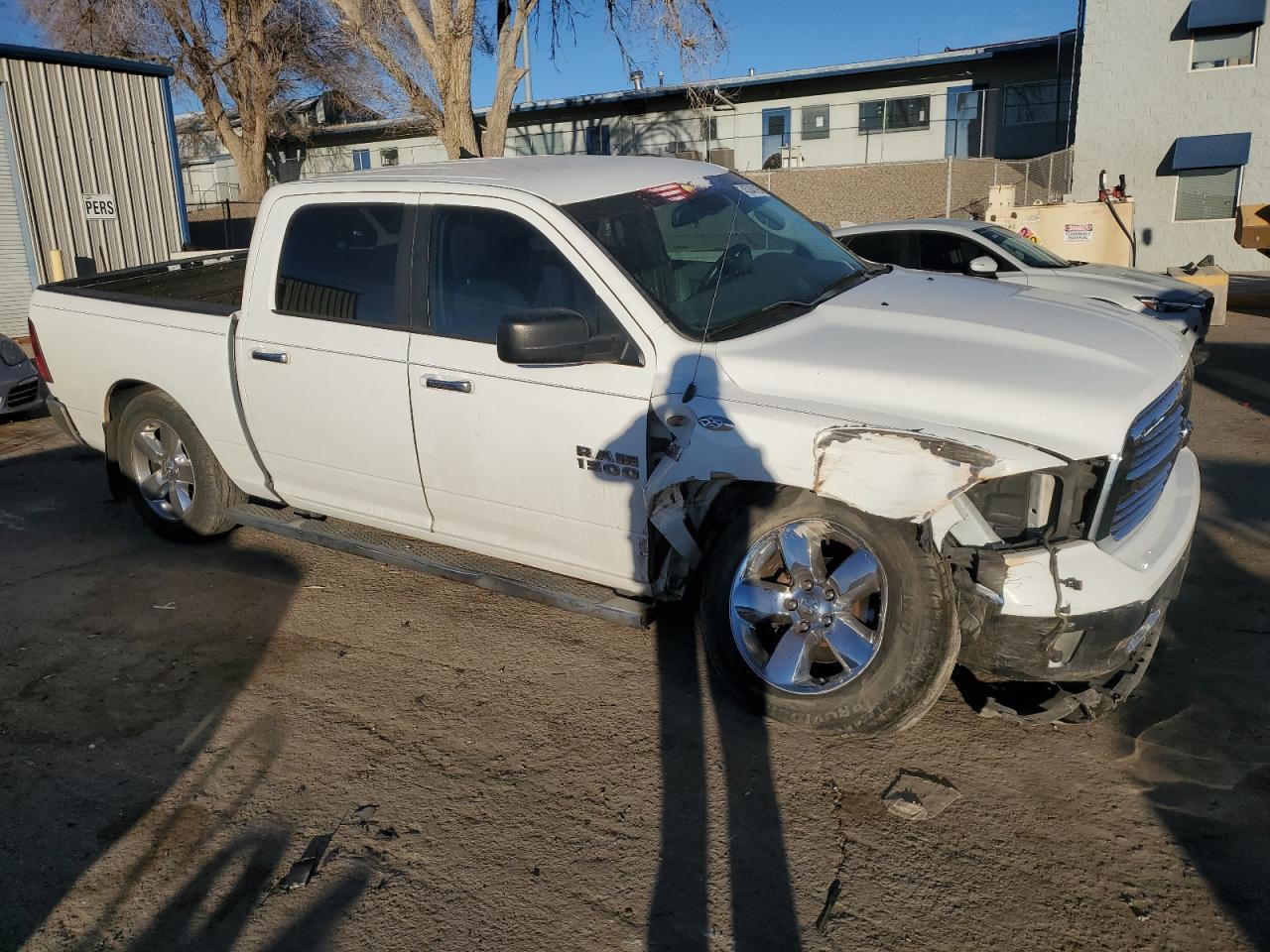 2015 RAM 1500 SLT - Image 4