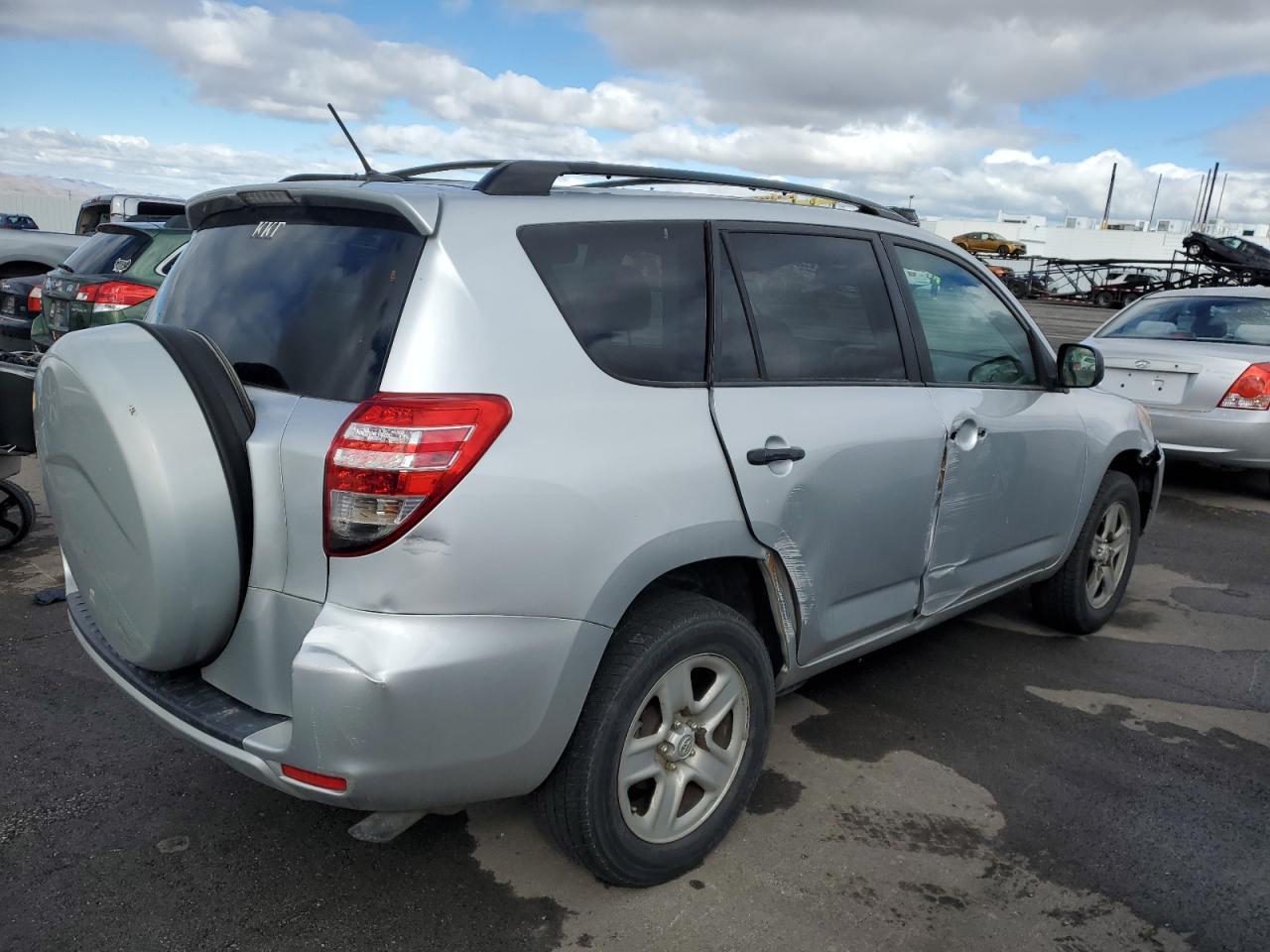 2011 TOYOTA RAV4 - Image 3