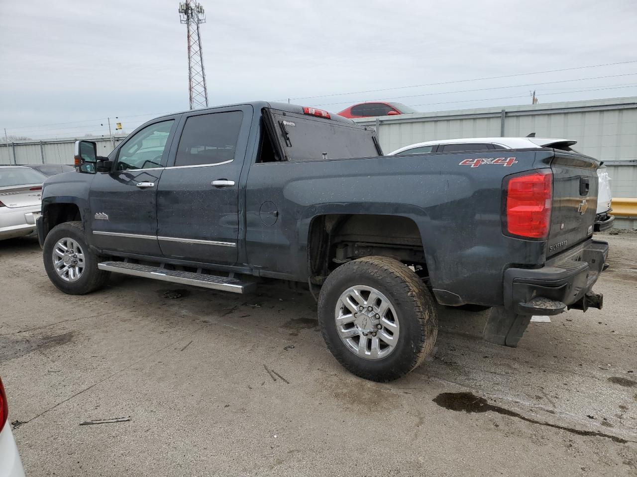 2017 CHEVROLET SILVERADO - Фото 2