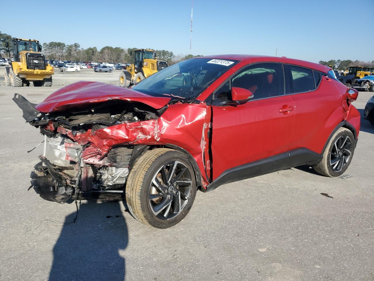 2022 TOYOTA C-HR XLE