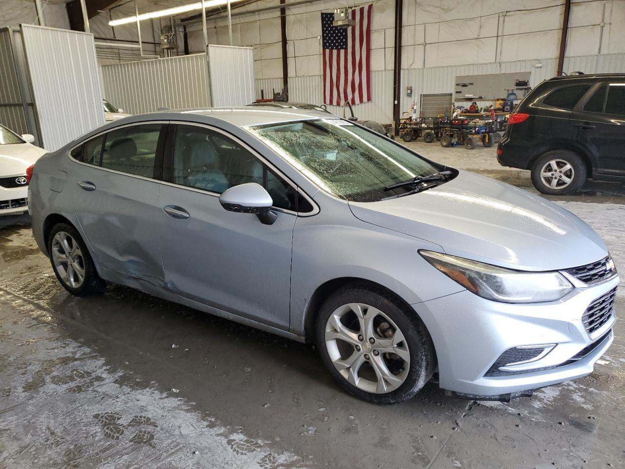 2017 CHEVROLET CRUZE PREM - Фото 4