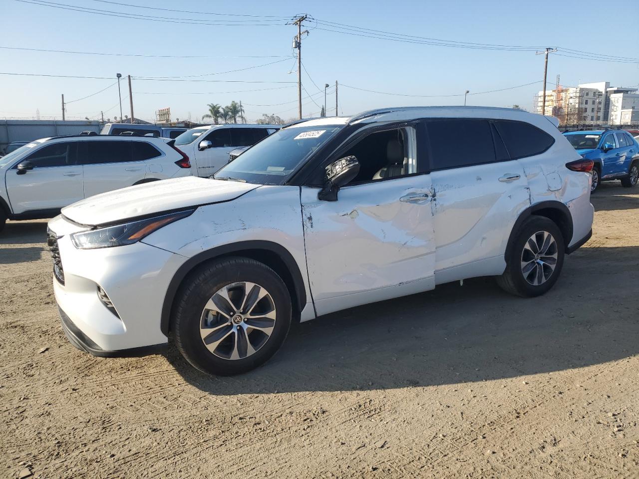 2024 TOYOTA HIGHLANDER