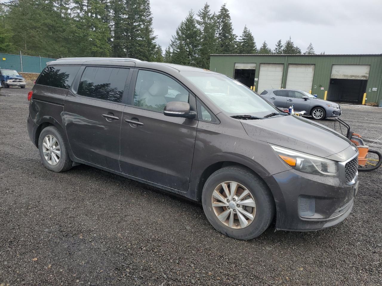 2016 KIA SEDONA LX - Image 4