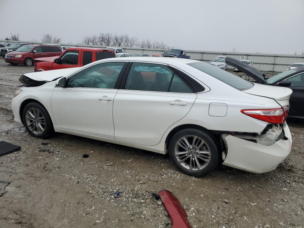 2016 TOYOTA CAMRY LE - Image 2