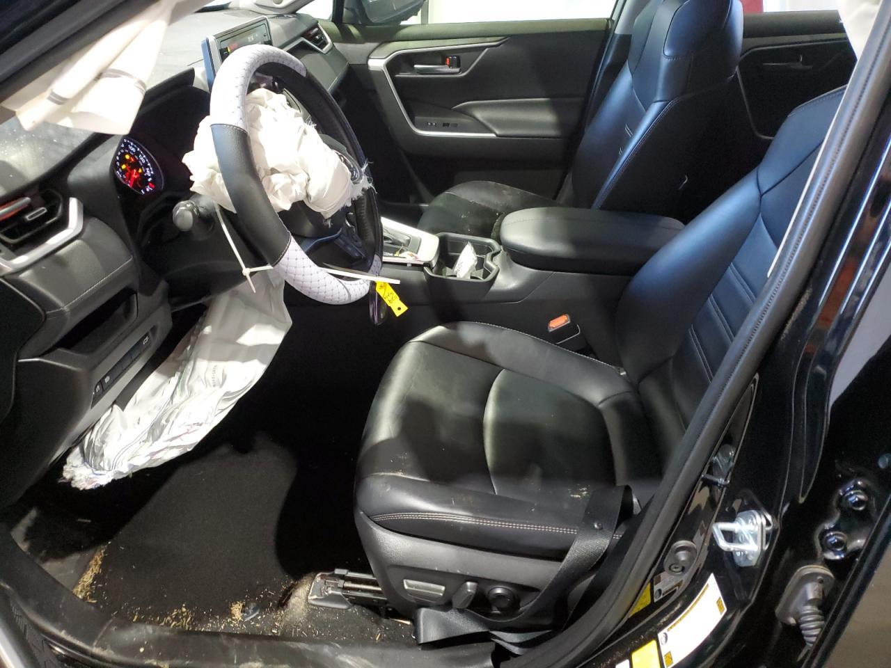 2020 TOYOTA RAV4 XLE P - Фото 7