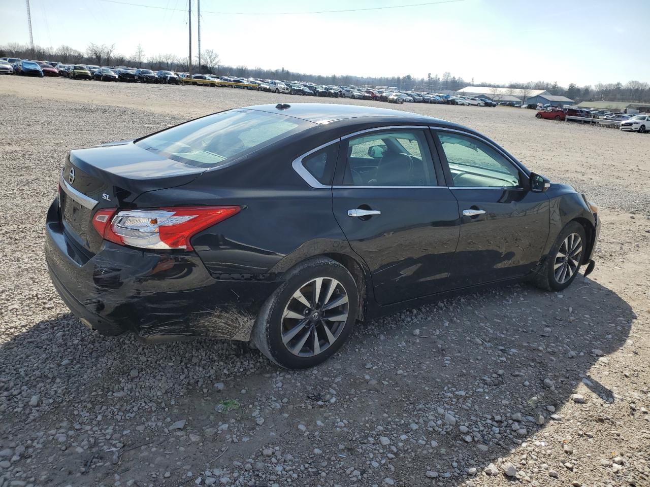 2017 NISSAN ALTIMA 2.5 - Фото 3