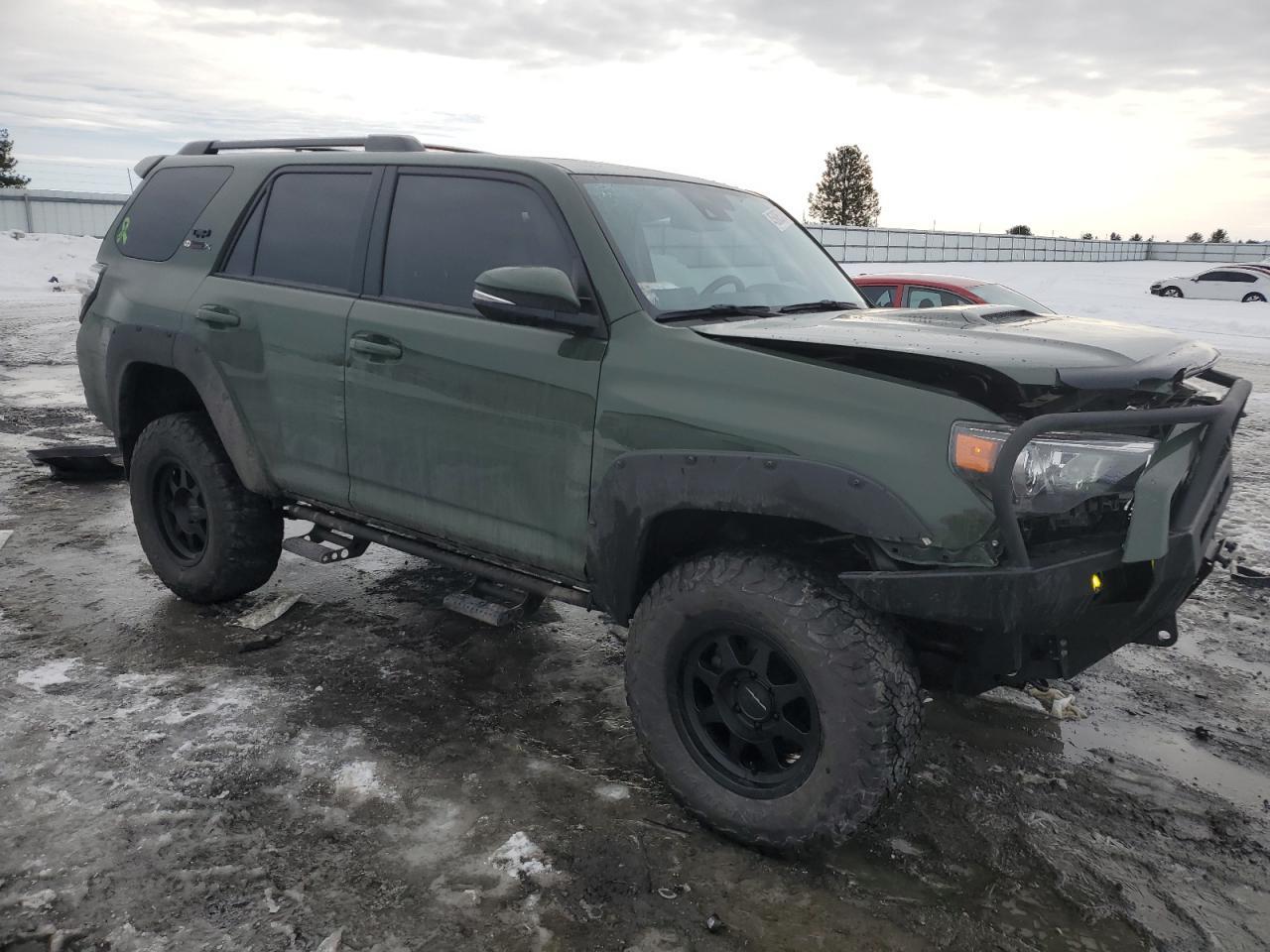 2022 TOYOTA 4RUNNER SR - Image 4