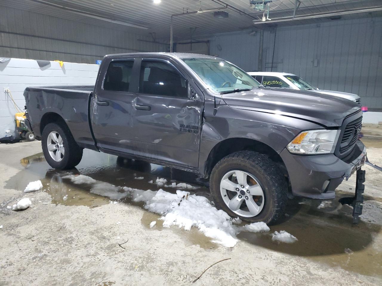 2014 RAM 1500 ST - Image 4