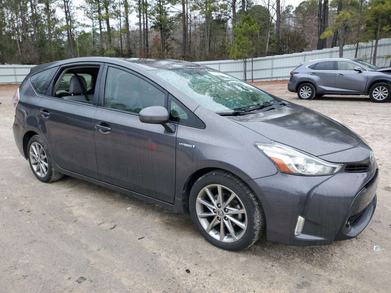 2016 TOYOTA PRIUS V - Image 4